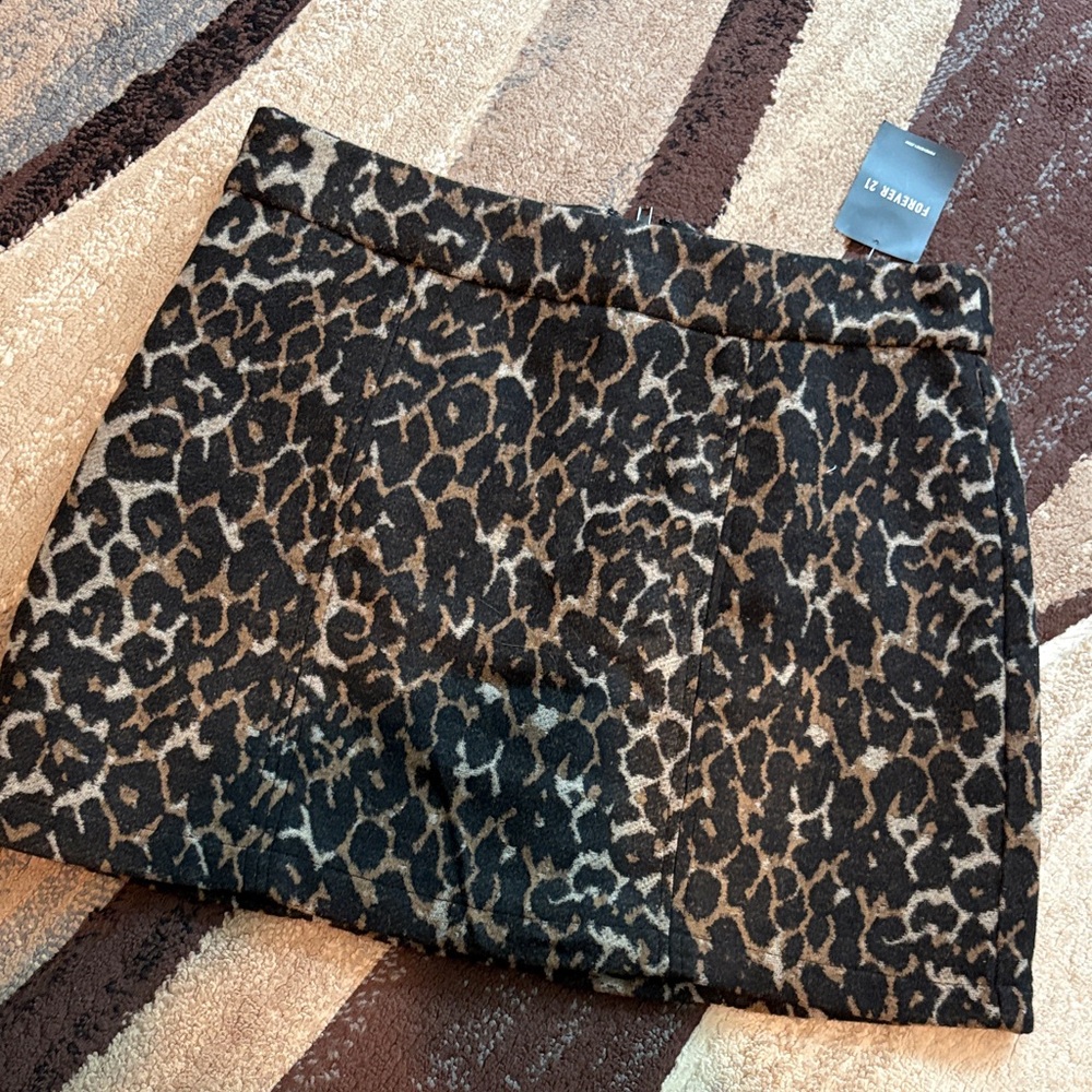 Forever 21 Leopard Print Skirt in Black and Cream